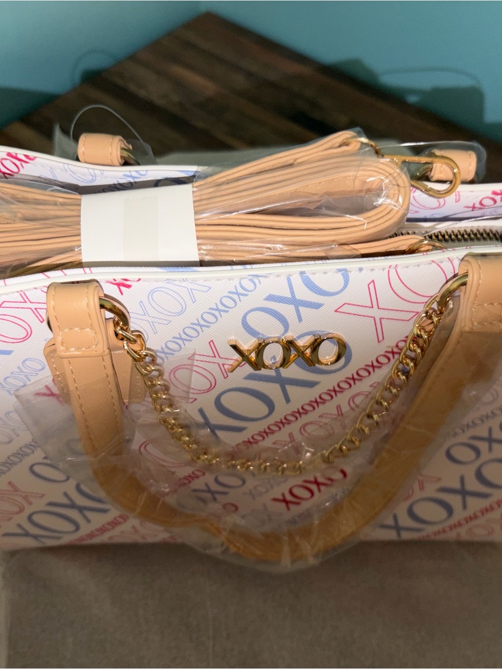 XOXO Red White and Blue Logo Handbag with Detachable Crossbody Strap- NWT! - Picture 2 of 5